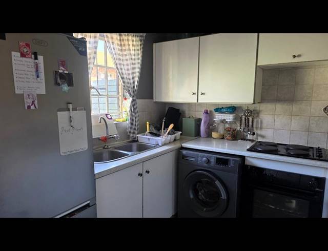 2 BEDROOM TOWNHOUSE FOR SALE IN ROOIHUISKRAAL NORTH